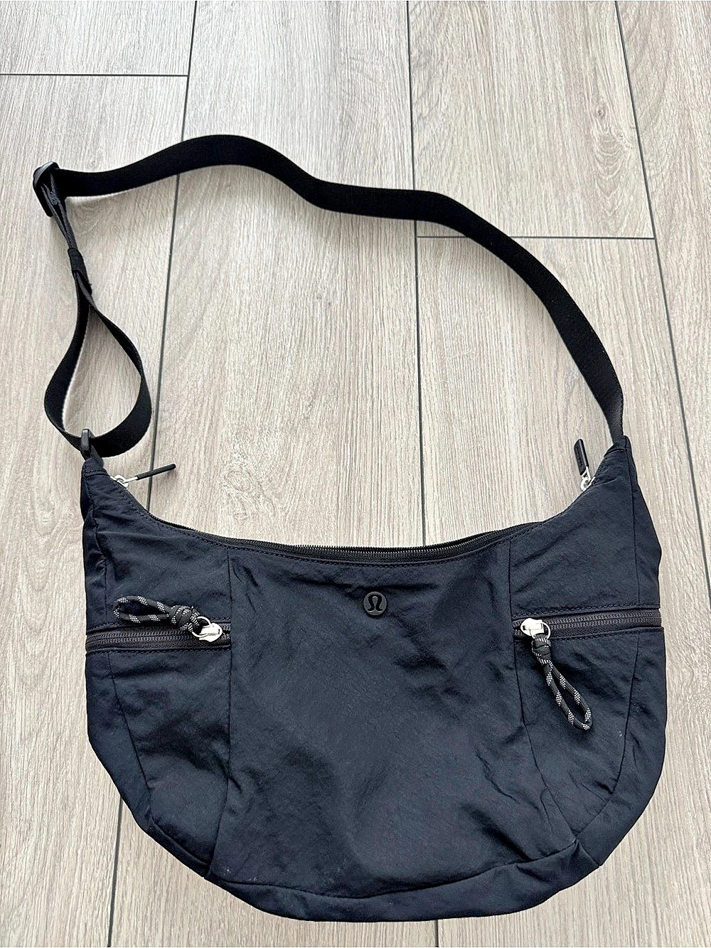 lululemon Curved Lines Crossbody Bag Black Shoulder hobo Bag